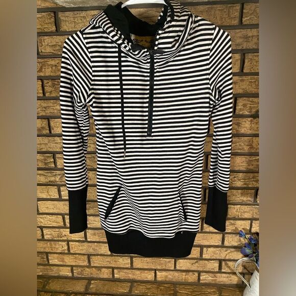 ‎Hooded striped dress - Picture 1 of 5